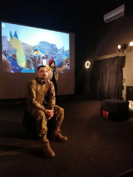 &laquo;Дякуємо ЗСУ!&raquo;: з нагоди Міжнародного дня &laquo;Дякую&raquo; в Полтаві показали виставу для військовослужбовців, ветеранів та учнів профільного ліцею