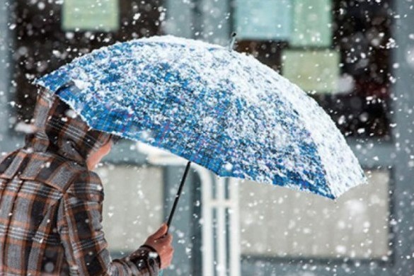 На нас чекають дощі, сніг та хуртовини: синоптик повідомив, де вируватиме негода