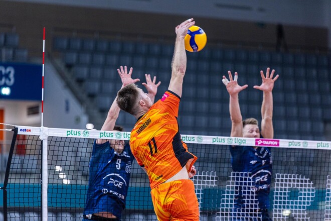 Варшава &ndash; Барком-Кажани. Дивитися онлайн. LIVE трансляція